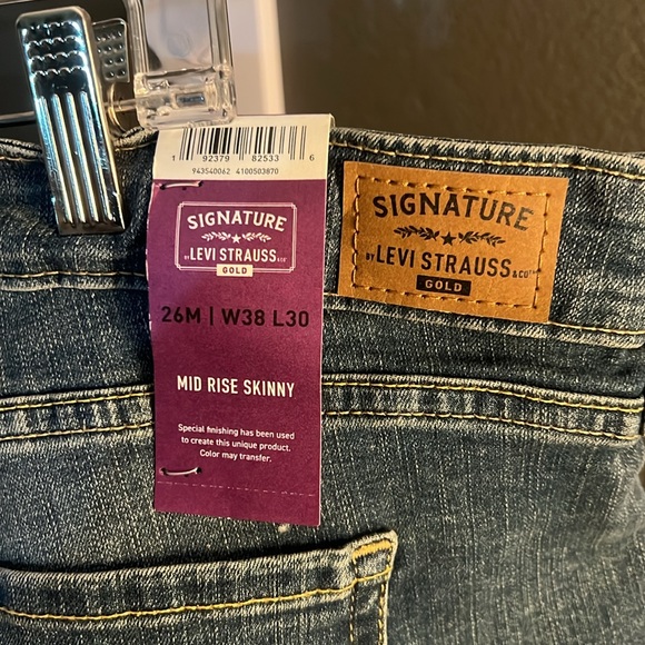 Plus size, Signature Levi Strauss mid rise skinny jeans - Picture 6 of 10